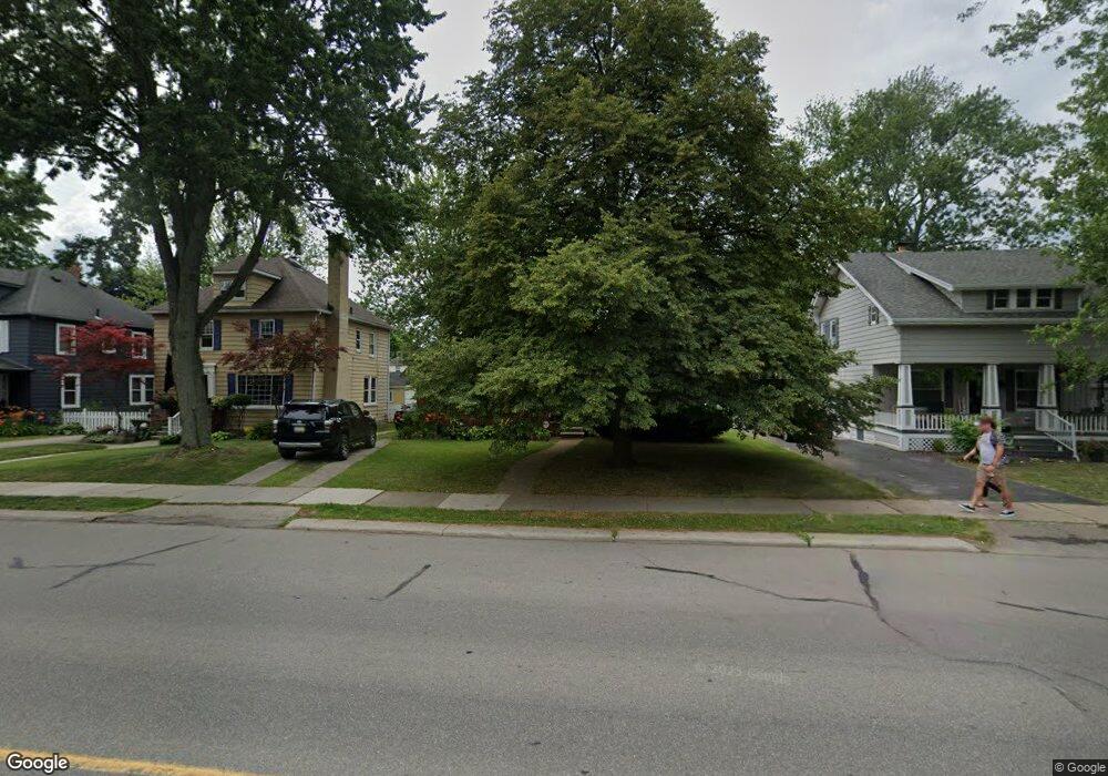 311 Moross Rd, Grosse Pointe Farms, MI 48236 - photo 1