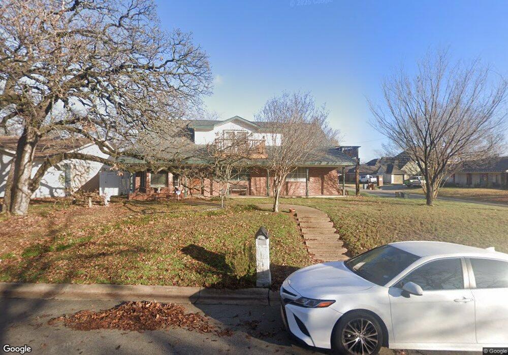 700 W Pleasantview Dr, Hurst, TX 76054 - photo 1