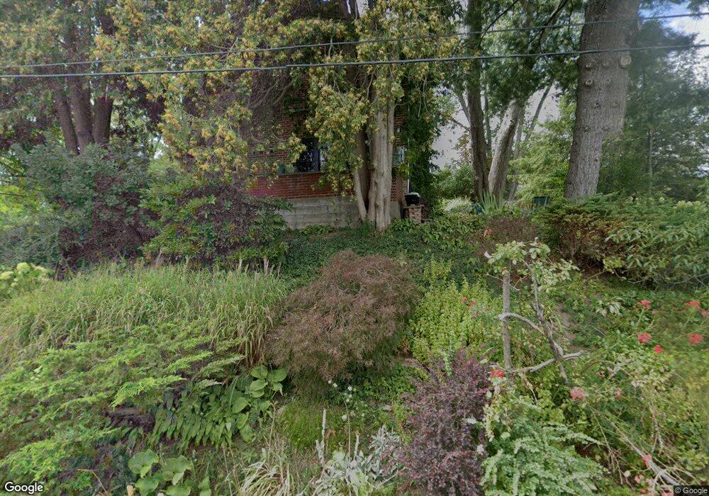 32 Lakeshore Dr, Rensselaer, NY 12144 - photo 1