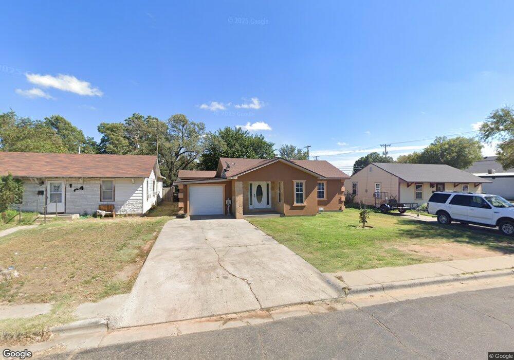 102 Elm Ave, Dumas, TX 79029 - photo 1