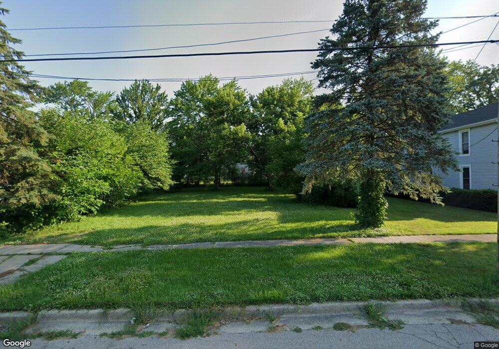 105 Sycamore St E, Three Oaks, MI 49128 - photo 1