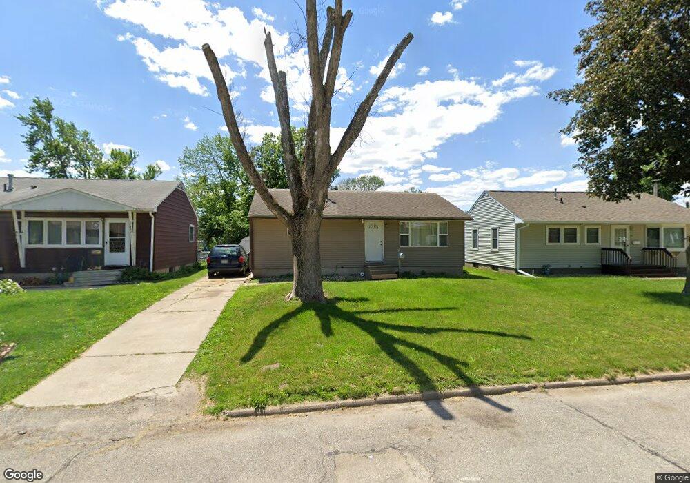 939 39th St SE, Cedar Rapids, IA 52403 - photo 1