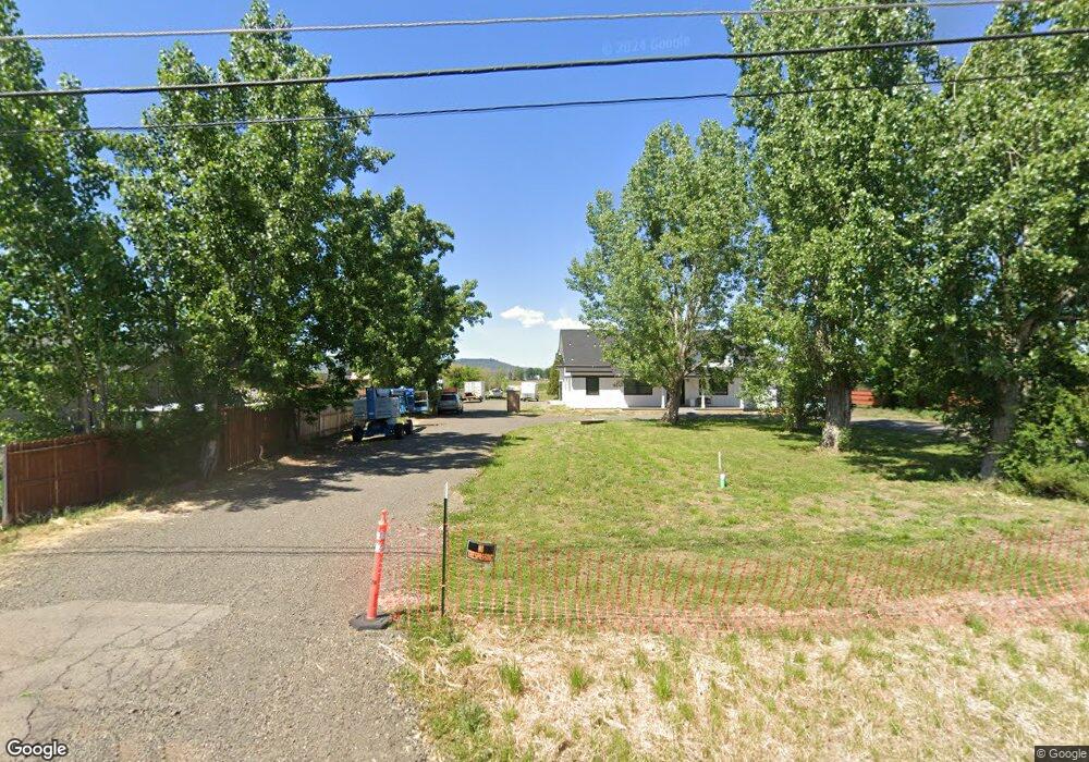98 W Gregory Rd, Central Point, OR 97502 - photo 1