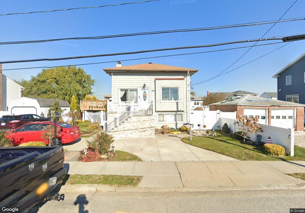 1004 California Place N, Island Park, NY 11558 - photo 1