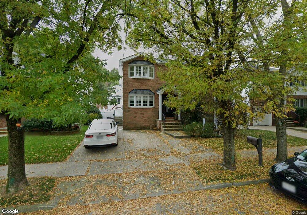 80 Claypit Rd, Staten Island, NY 10309 - photo 1