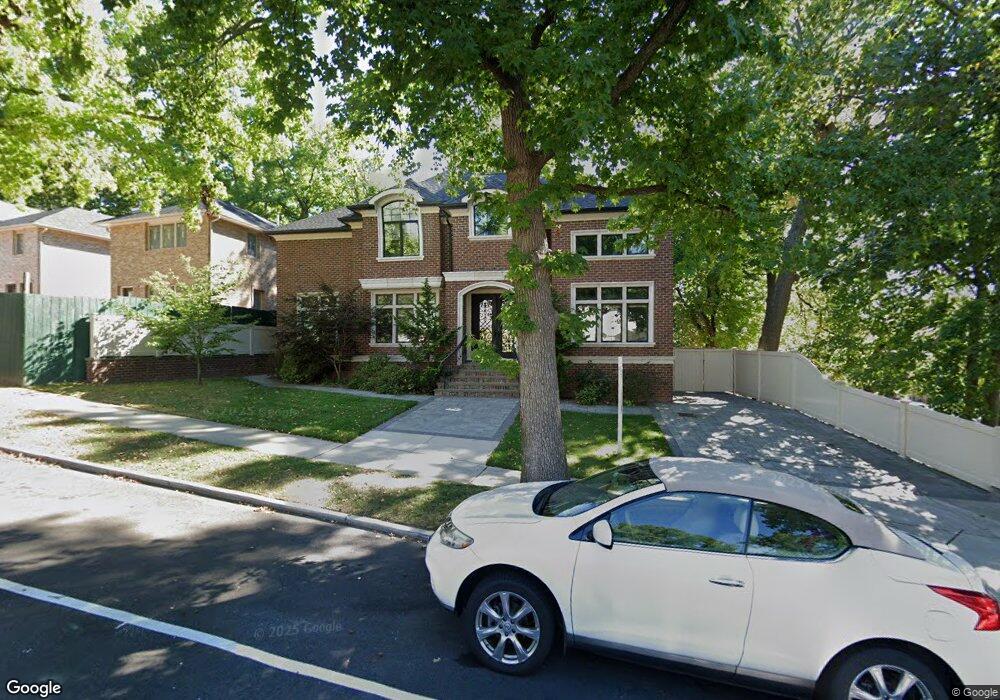 26446 73rd Ave unit 2nd Fl, Glen Oaks, NY 11004 - photo 1