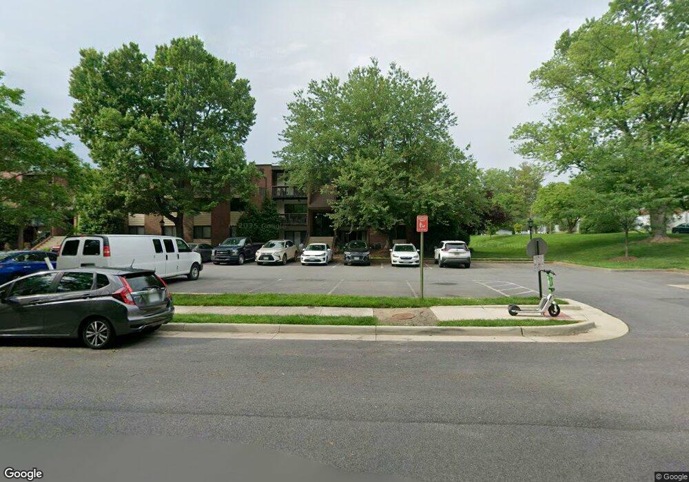 10720 West Dr, Fairfax, VA 22030 - photo 1