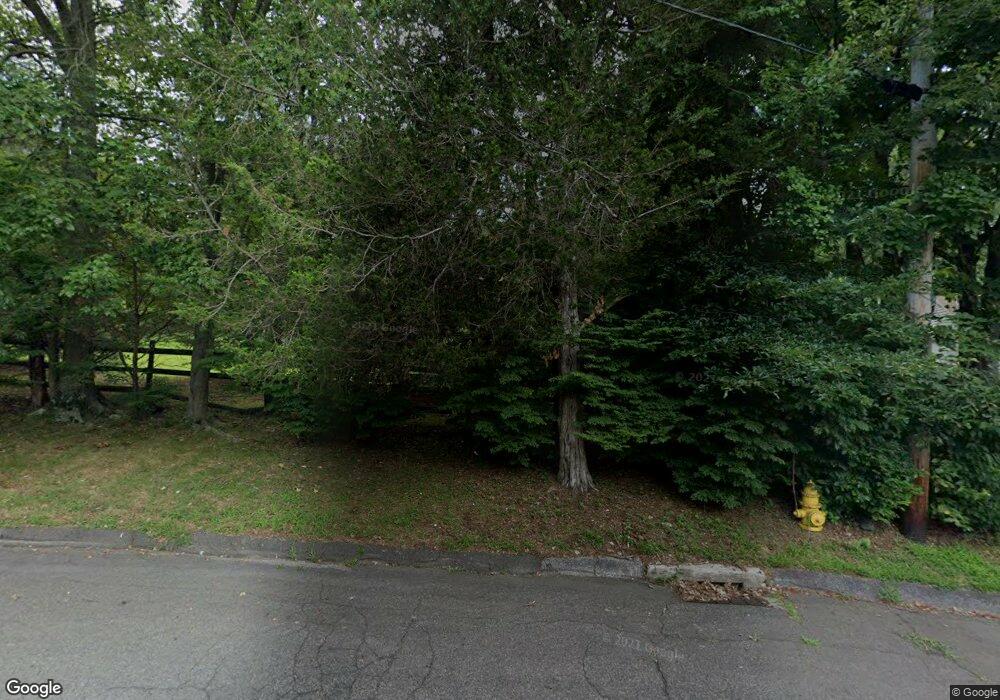 185 Crocker Ct, Orange, CT 06477 - photo 1