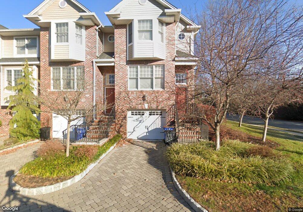 1 Hemlock Ln, Tenafly, NJ 07670 - photo 1