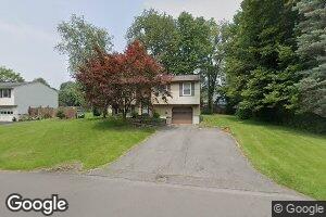 75 Windebank Ln, Minoa, NY 13116