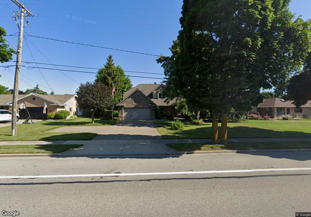 988 E Genesee St, Frankenmuth, MI 48734 - photo 1