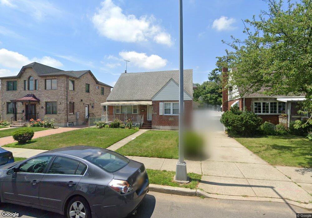 8134 266th St, Glen Oaks, NY 11004 - photo 1