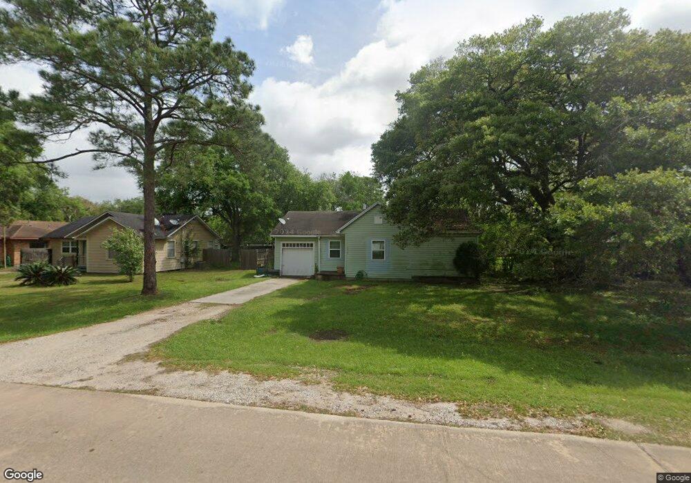 1917 Mary Ave, Bay City, TX 77414 - photo 1