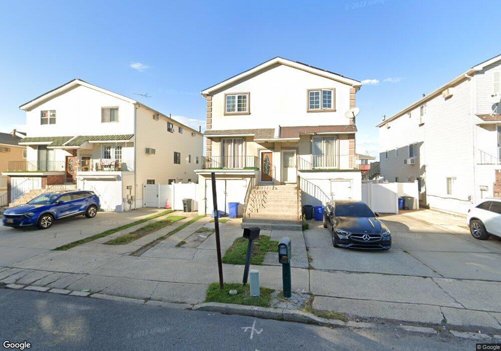 267 Regis Dr, Staten Island, NY 10314 - photo 1