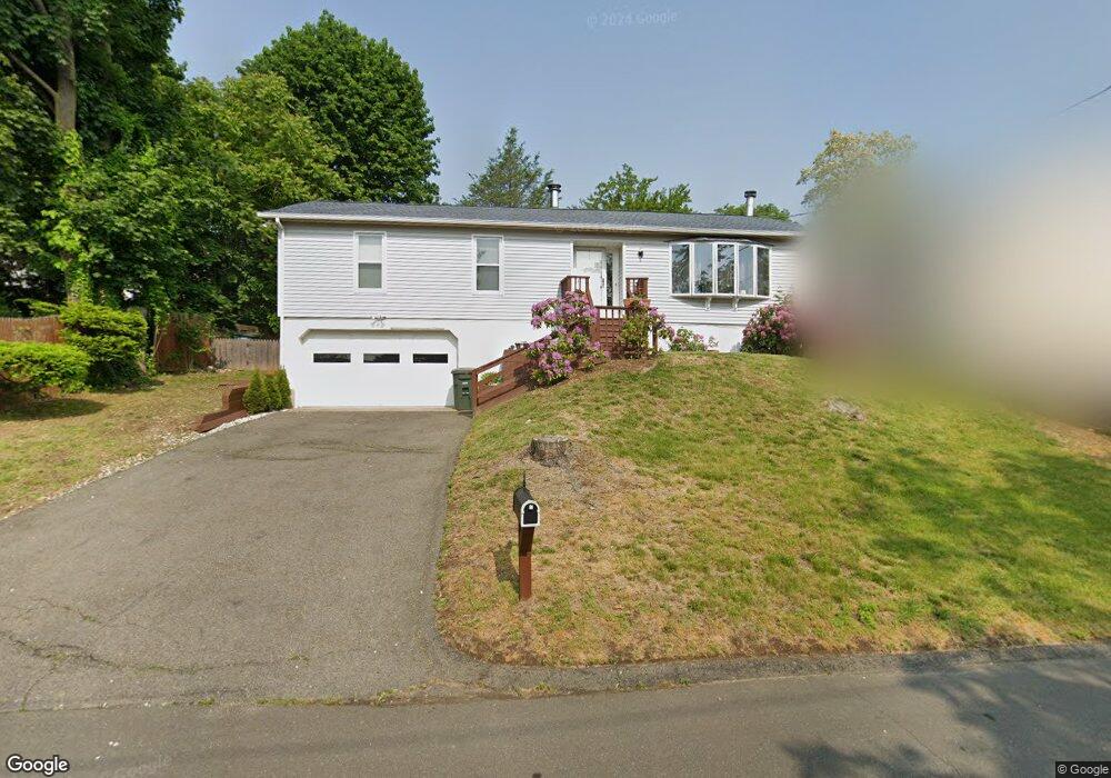 295 Hillcrest Rd, Bridgeport, CT 06606 - photo 1