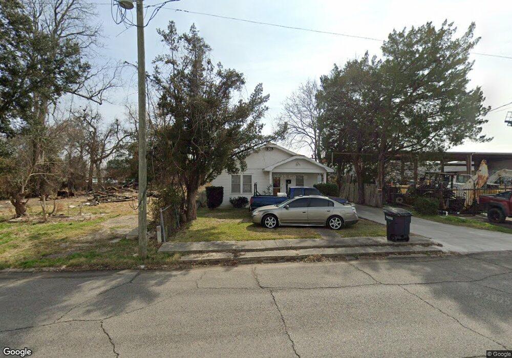 939 Weeks St, New Iberia, LA 70560 - photo 1