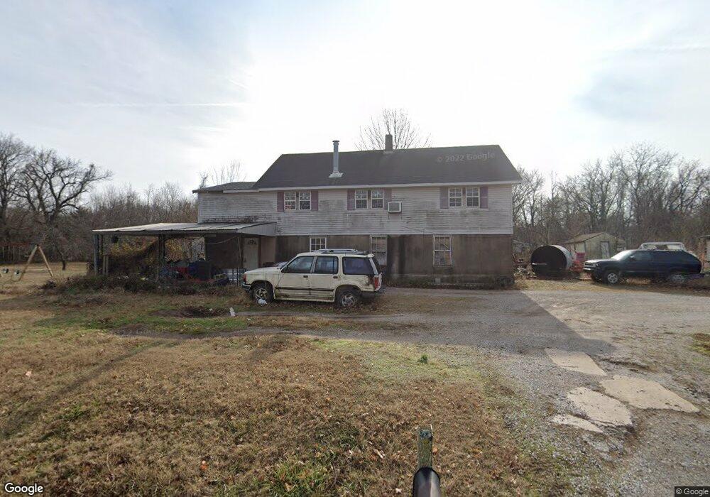 1720 Maple Ave, Parsons, KS 67357 - photo 1