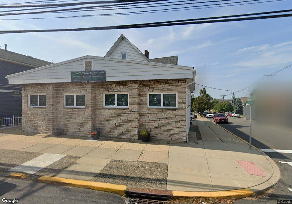 633 Ridge Rd, Lyndhurst, NJ 07071 - photo 1