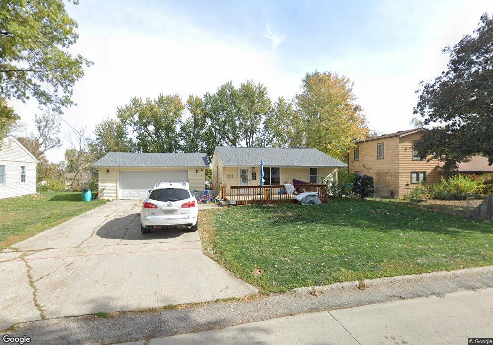 702 E 25th St S, Newton, IA 50208 - photo 1