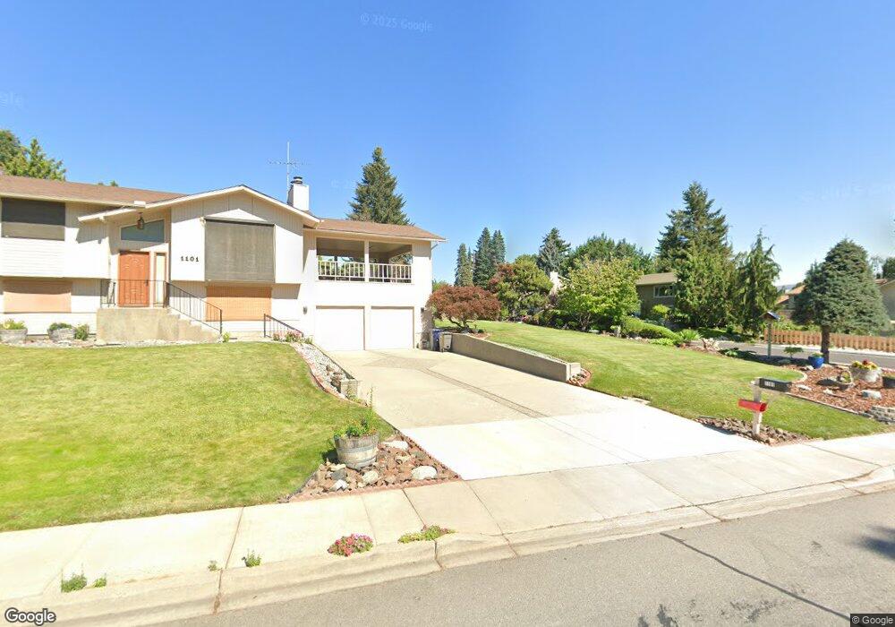 1101 N Grover Place, East Wenatchee, WA 98802 - photo 1