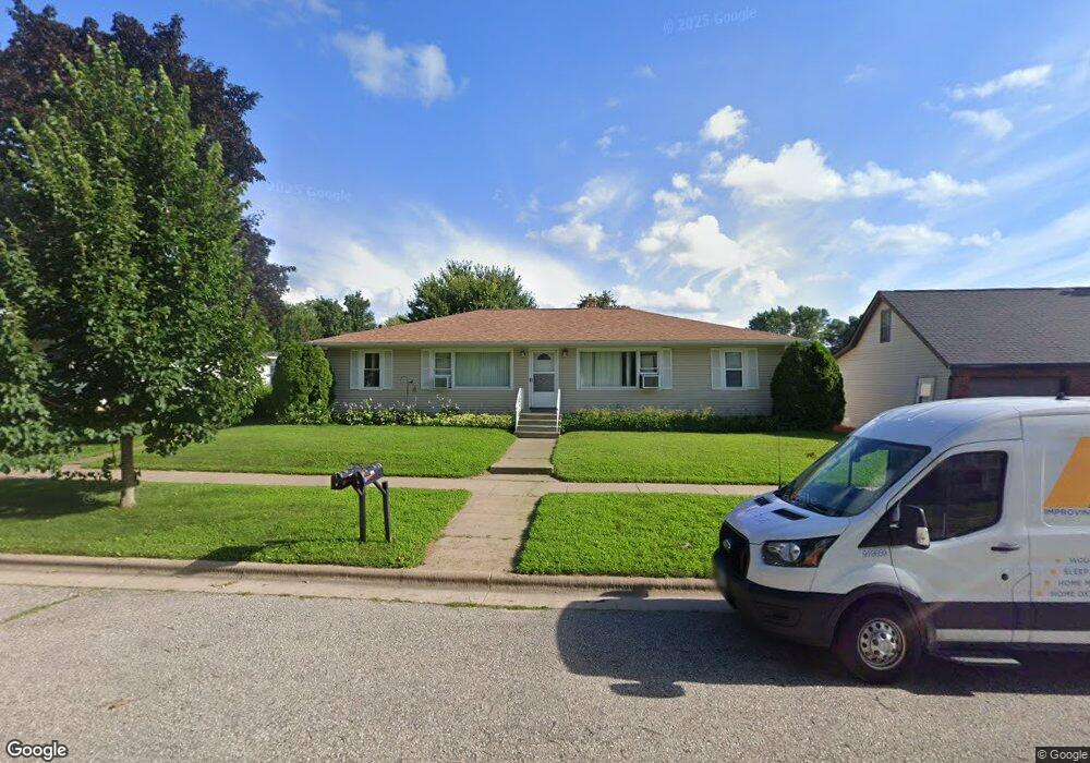 511 S 1st St, La Crescent, MN 55947 - photo 1