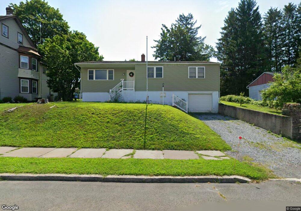 820 Center St, Jim Thorpe, PA 18229 - photo 1