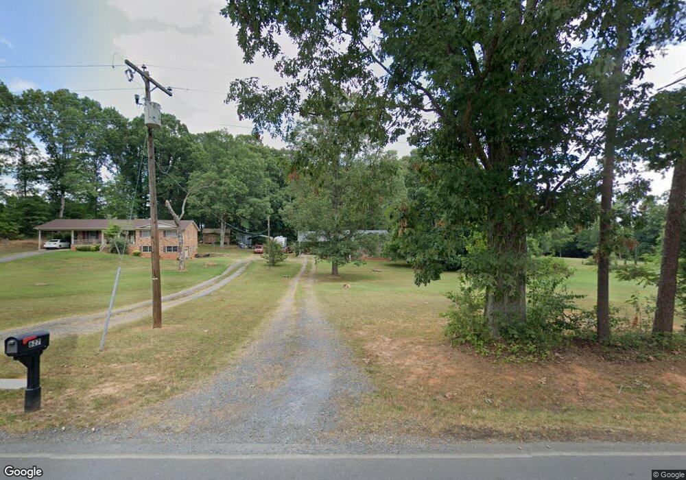 627 Foxfire Rd, Asheboro, NC 27205 - photo 1