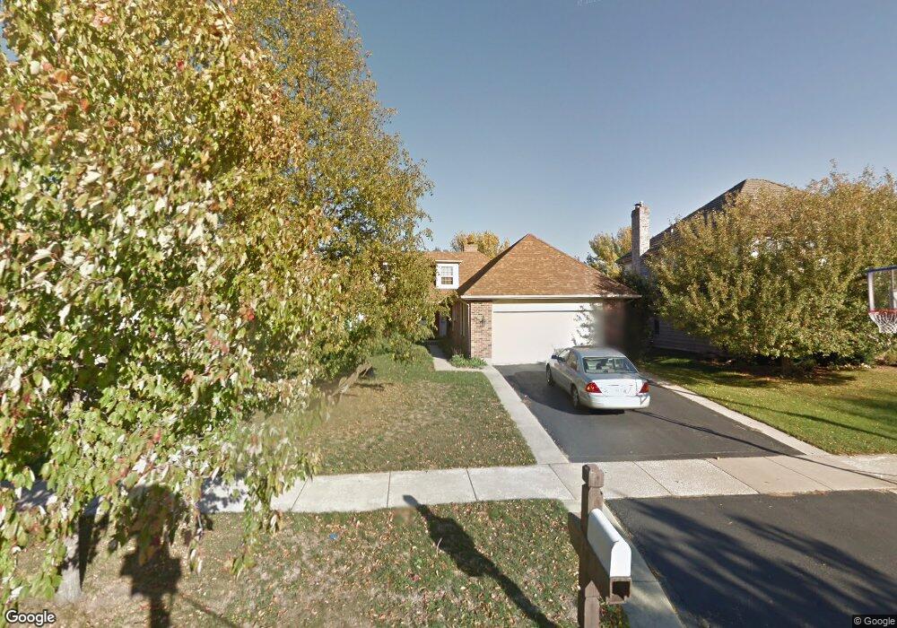 810 Raintree Dr, Naperville, IL 60540 - photo 1