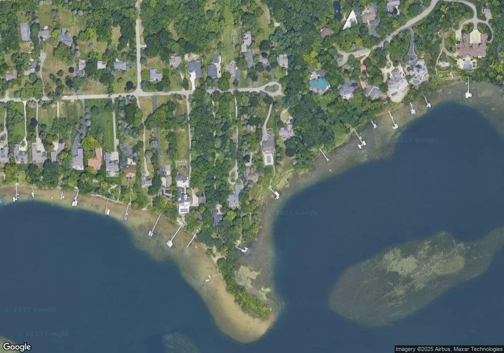 5885 Upper Straits Blvd, West Bloomfield, MI 48324 - photo 1