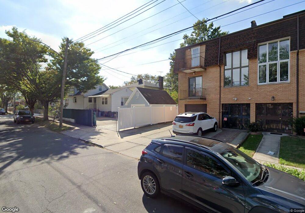 7532 167th St, Fresh Meadows, NY 11366 - photo 1