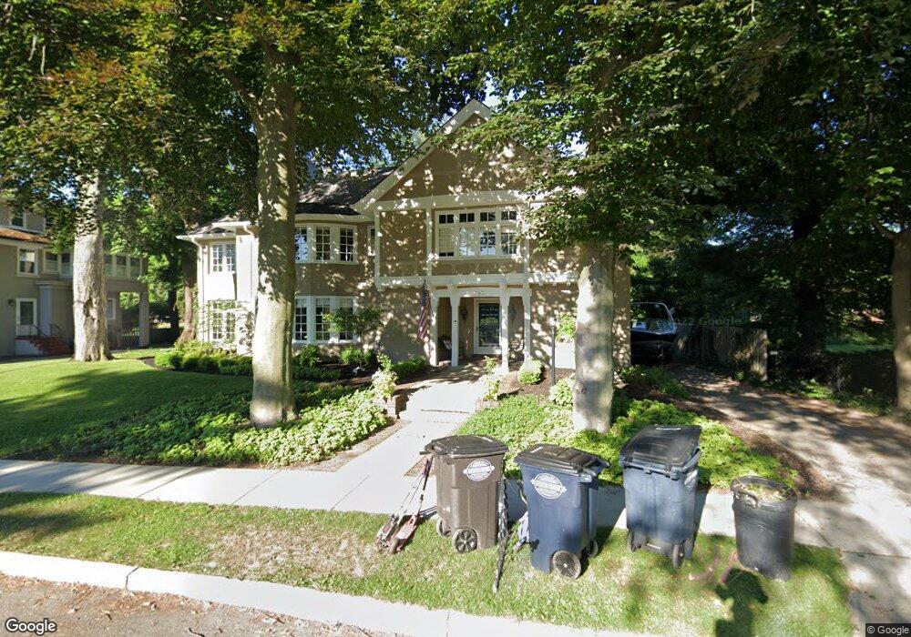 345 University Place unit Bldg-Unit, Grosse Pointe, MI 48230 - photo 1