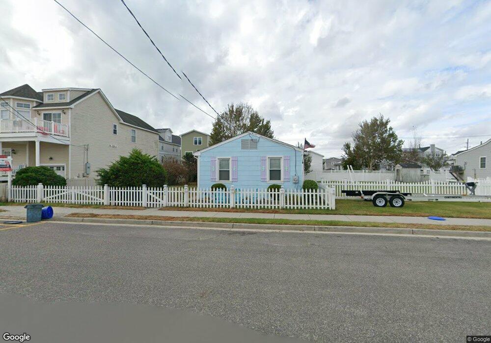422 W Youngs Ave, Wildwood, NJ 08260 - photo 1