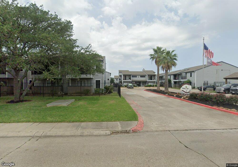 420 Garland Dr unit 611, Lake Jackson, TX 77566 - photo 1