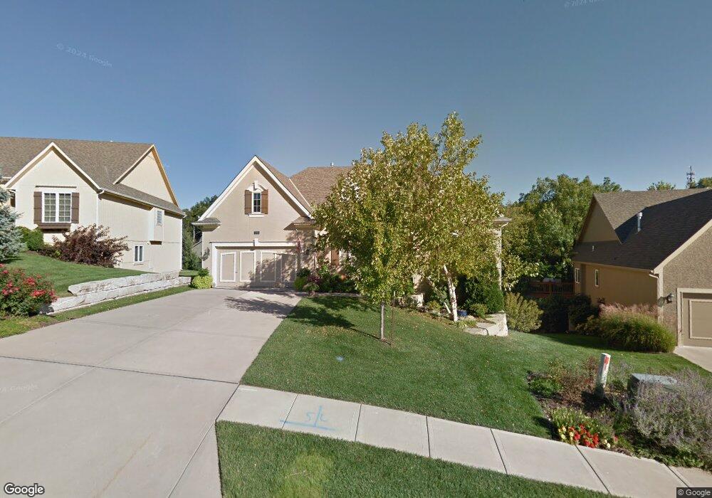 4925 Parkhill St, Shawnee, KS 66216 - photo 1