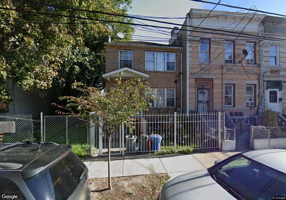 10453 164th St, Jamaica, NY 11433 - photo 1