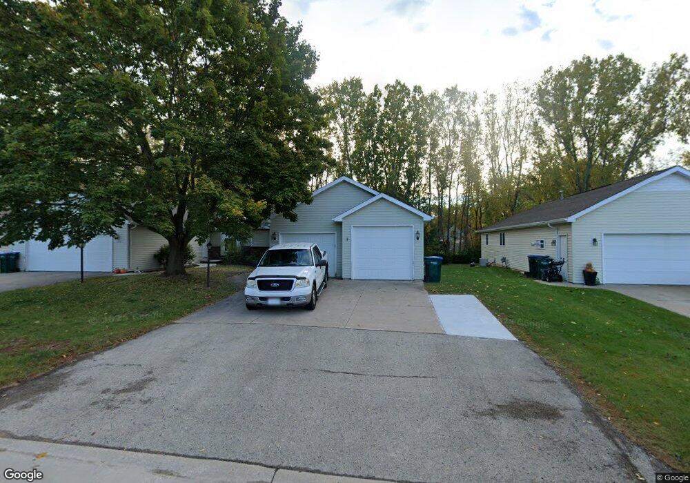 2140 N Cloudview Dr, Appleton, WI 54914 - photo 1