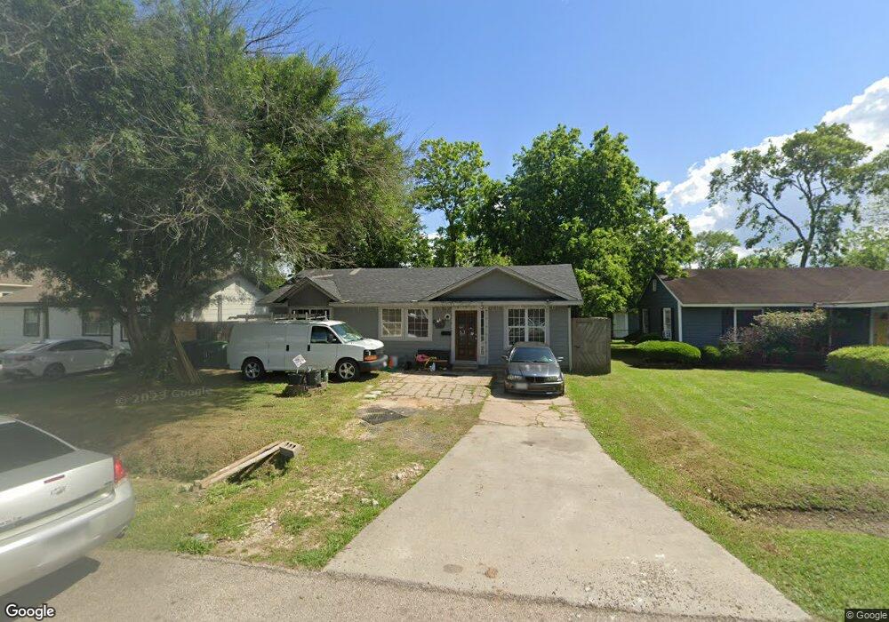 806 Jerry St, Houston, TX 77022 - photo 1