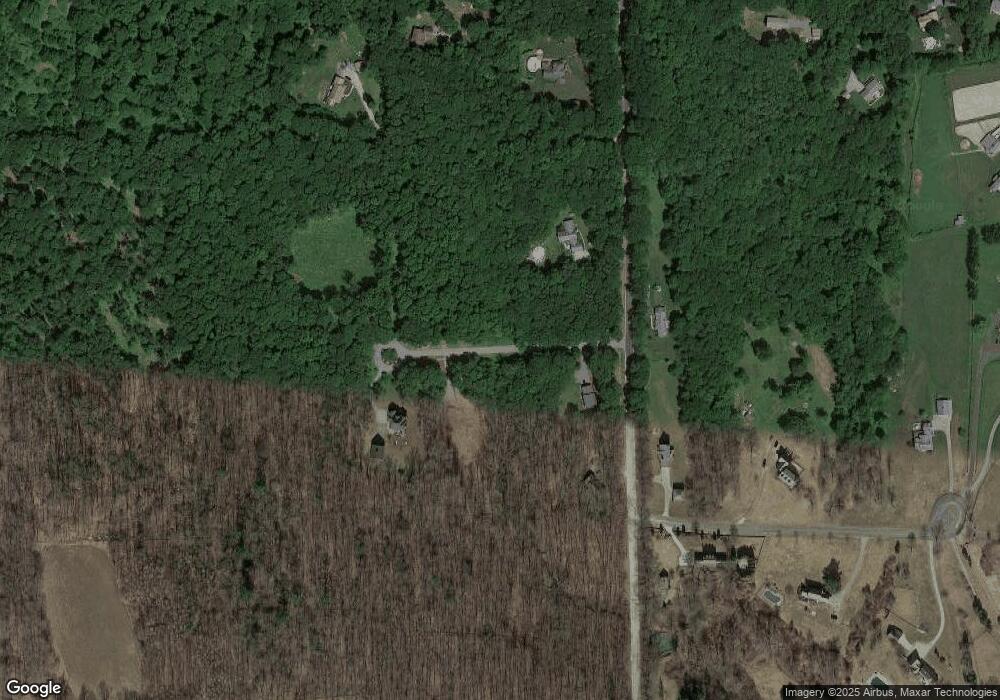 1M-B Center Cir, Woodstock, CT 06281 - photo 1