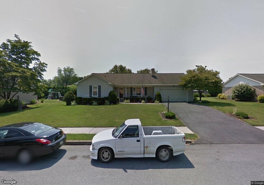 928 E Walnut St, Palmyra, PA 17078 - photo 1