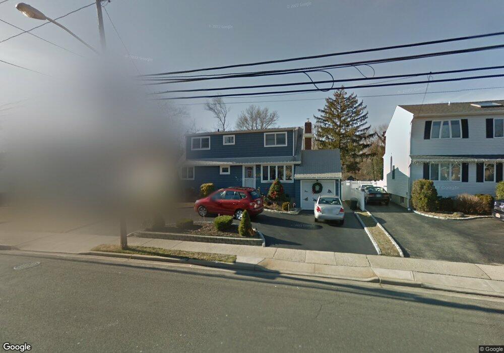 1720 Meadowbrook Rd, Merrick, NY 11566 - photo 1