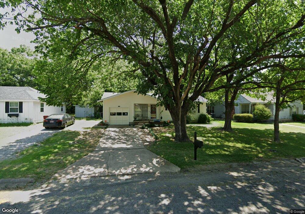 1904 Agnew St, Bonham, TX 75418 - photo 1