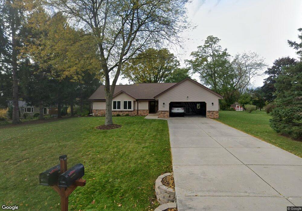 W151N6869 Glenview Dr, Menomonee Falls, WI 53051 - photo 1