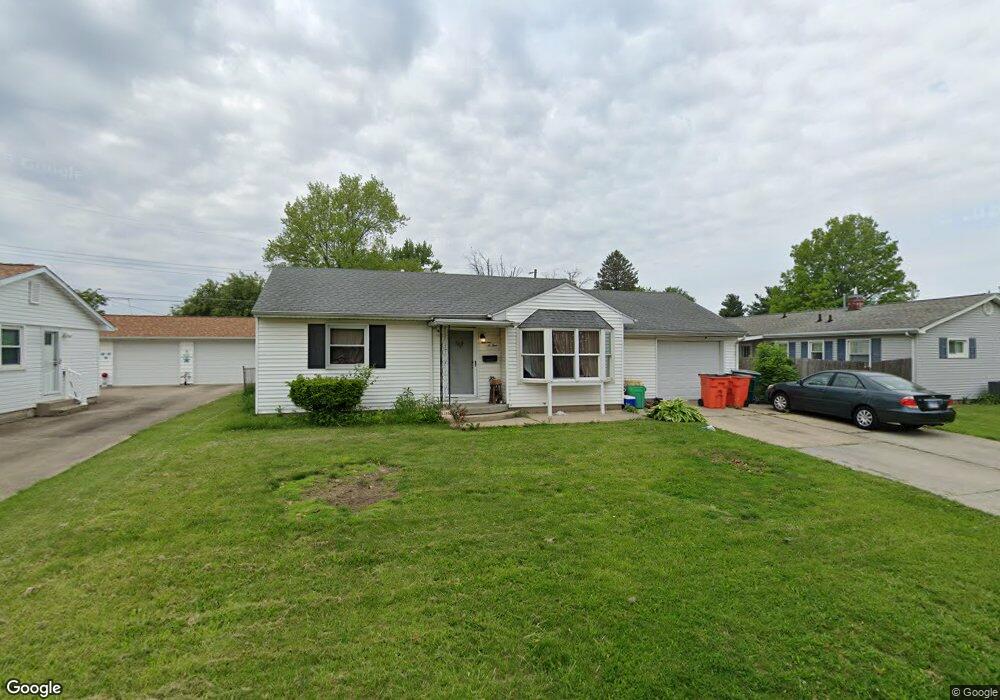 1105 N 29th St, Mattoon, IL 61938 - photo 1