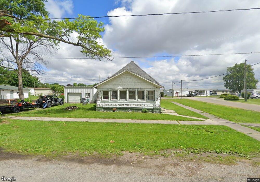 800 Piatt Ave, Mattoon, IL 61938 - photo 1