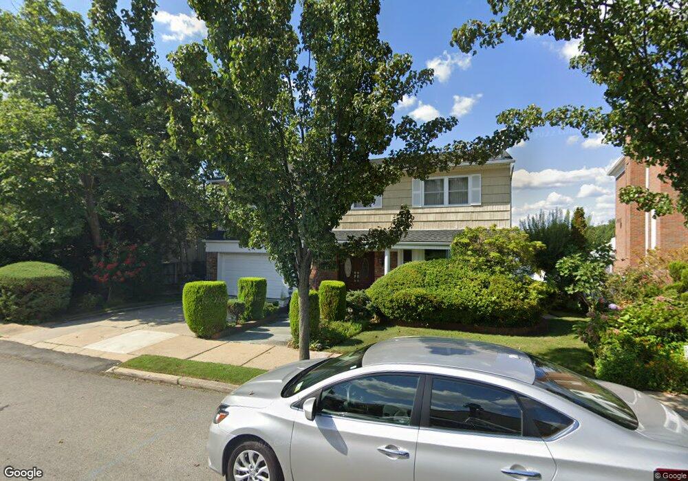 3715 Regatta Place, Flushing, NY 11363 - photo 1