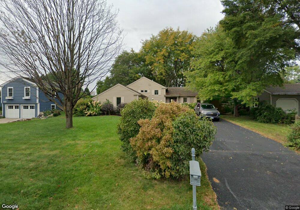 1047 Willow Ln, Batavia, IL 60510 - photo 1