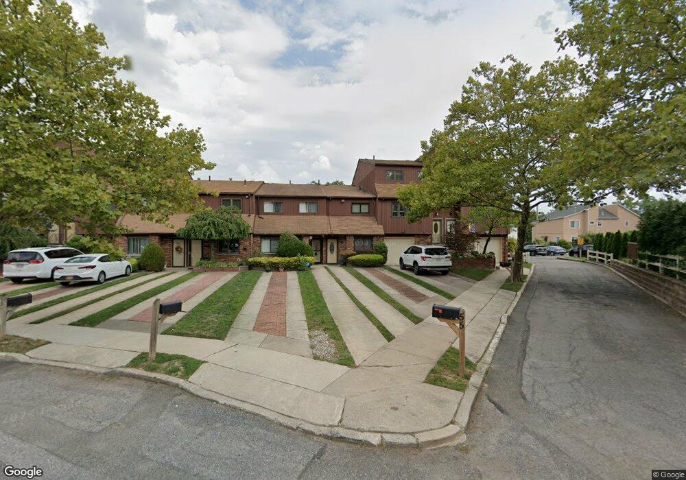 55 Stonegate Dr unit 243, Staten Island, NY 10304 - photo 1