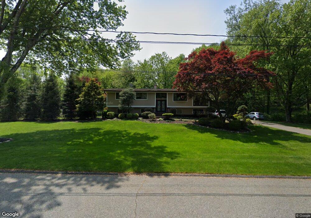 23 Robin Hood Rd, Suffern, NY 10901 - photo 1