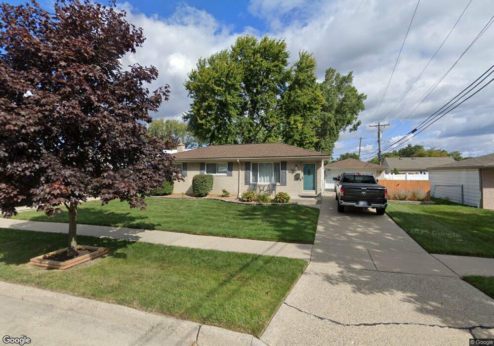 15435 Chestnut St, Roseville, MI 48066 - photo 1