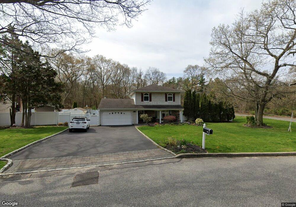 16 Belmar Ln, ComMacK, NY 11725 - photo 1
